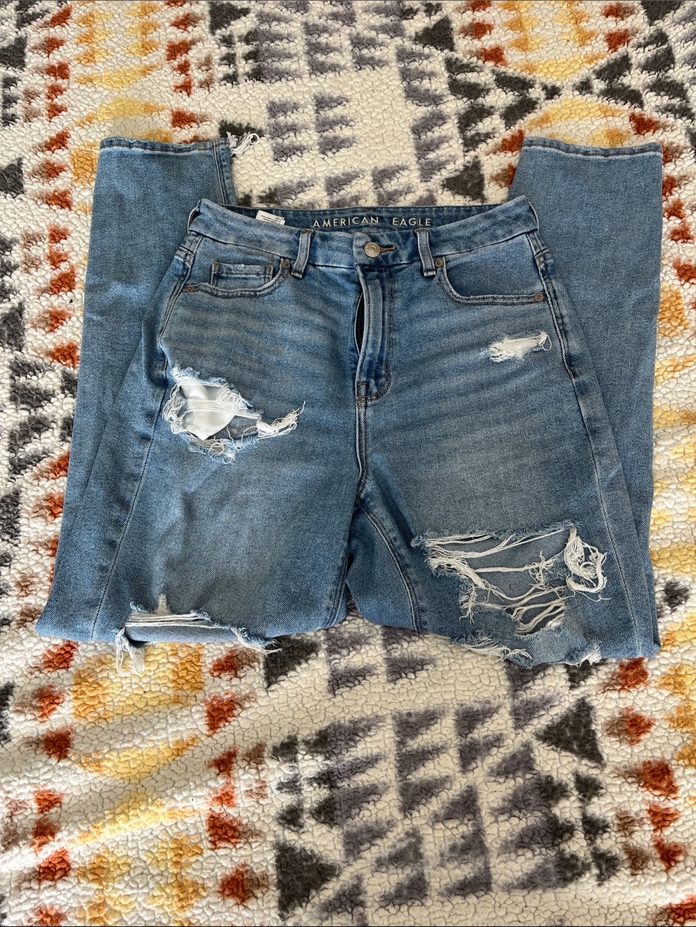 American Eagle Outfitters Light Blue Ripped Mom Jeans